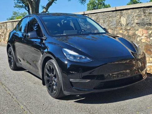Used 2023 Tesla Model Y Long Range AWD/4WD image 12