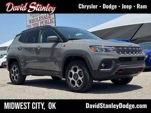 Used 2022 Jeep Compass Trailhawk w/ Sun and Sound Group AWD/4WD image 1