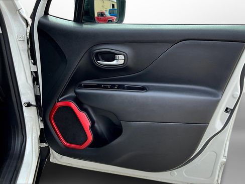 Used 2022 Jeep Renegade Trailhawk image 26