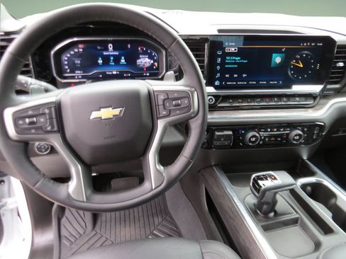Certified 2024 Chevrolet Silverado 1500 LTZ AWD/4WD image 26