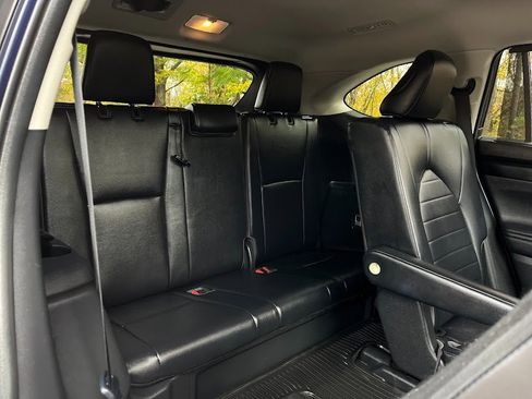 Used 2023 Toyota Highlander XLE image 40