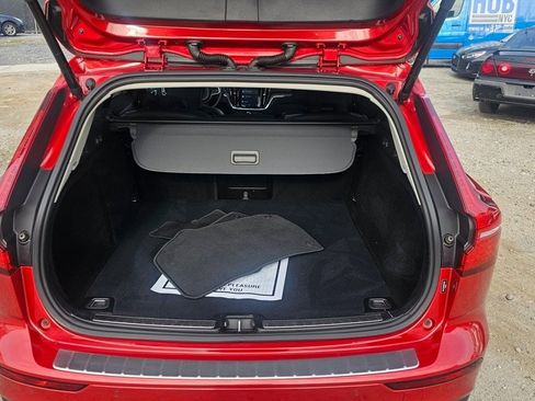 Certified 2024 Volvo V60 B5 Cross Country Plus image 6