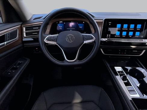 Used 2026 Volkswagen Atlas SE FWD image 5