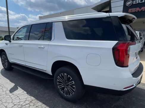 New 2026 GMC Yukon XL Elevation w/ Elevation Premium Package AWD/4WD image 8