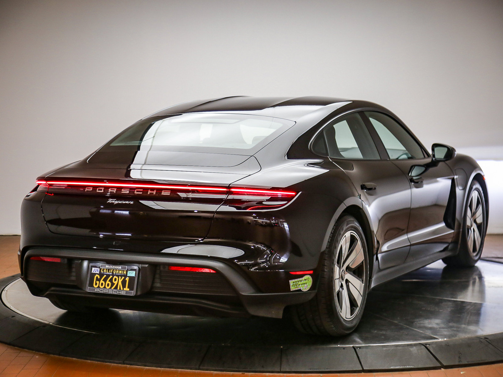 Certified 2023 Porsche Taycan RWD image 7