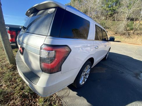 Used 2019 Ford Expedition Platinum image 10