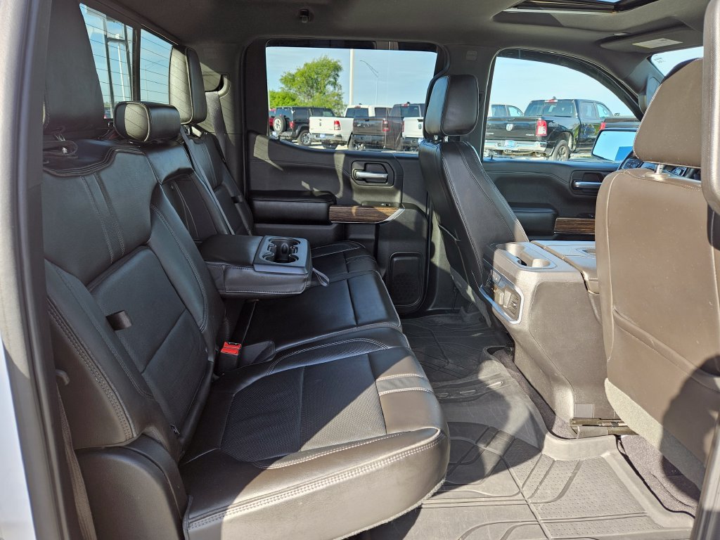 Used 2019 Chevrolet Silverado 1500 High Country w/ Technology Package AWD/4WD image 30