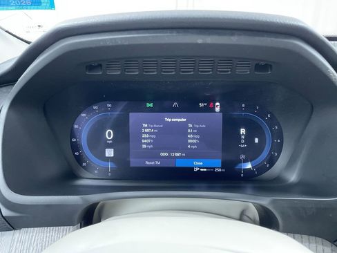 Certified 2024 Volvo XC90 B6 Plus image 8