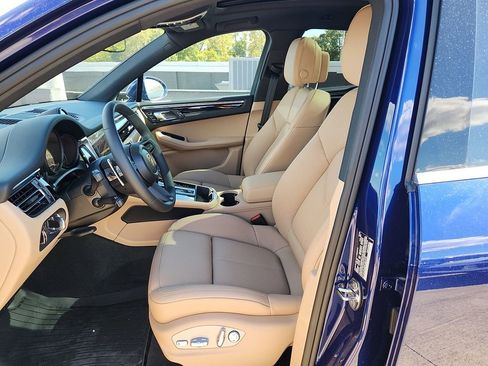 New 2026 Porsche Macan image 5