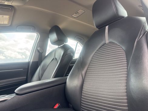 Used 2022 Toyota Camry SE image 37