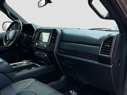 Used 2018 Ford Expedition Max Limited w/ Equipment Group 301A RWD image 31