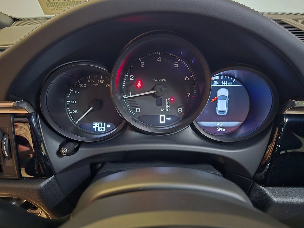 Certified 2026 Porsche Macan AWD/4WD image 23