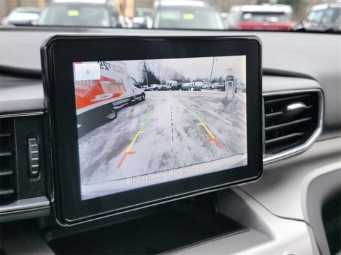 Certified 2022 Ford Explorer XLT w/ Equipment Group 202A image 23