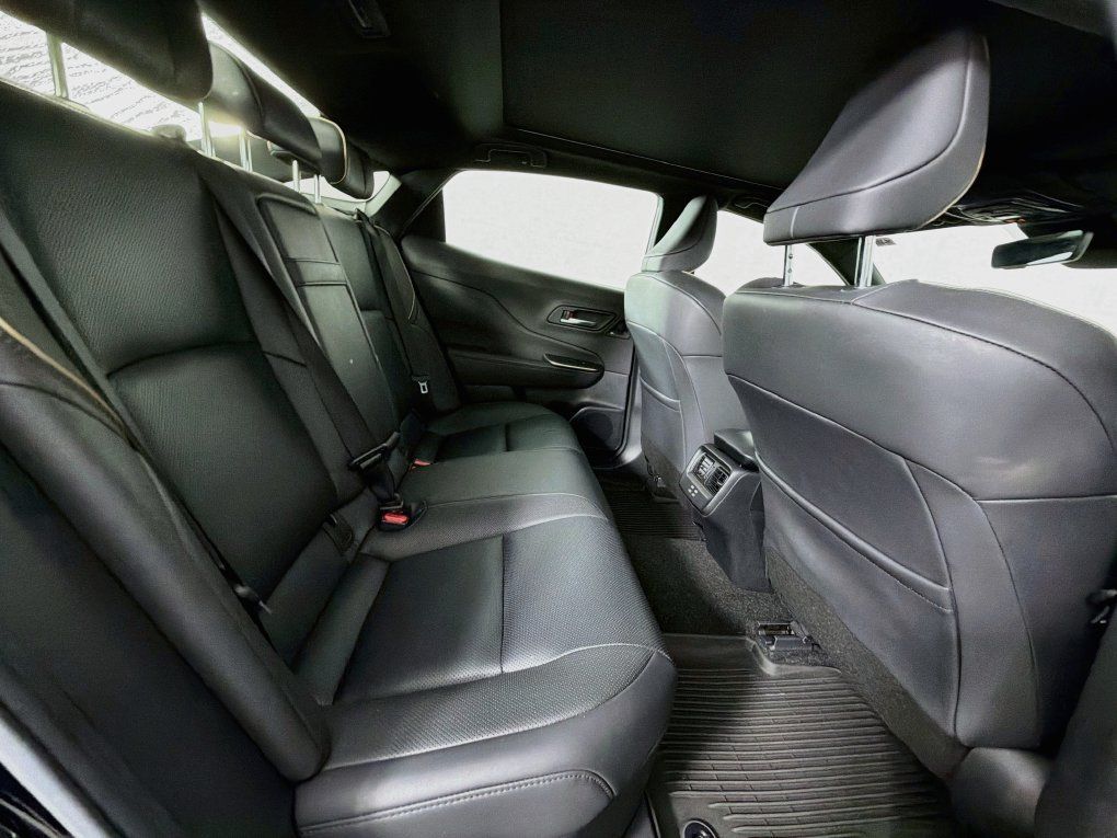 Used 2023 Toyota Crown AWD/4WD image 28
