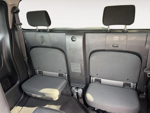 Used 2022 Nissan Frontier S RWD image 13