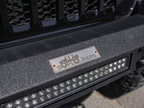 Used 2021 Jeep Gladiator Sport AWD/4WD image 80