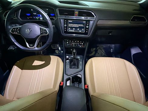 Certified 2024 Volkswagen Tiguan SE R-Line FWD image 17