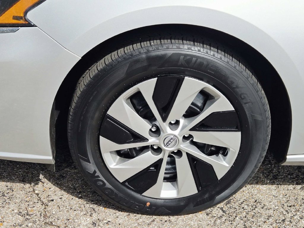 Used 2023 Nissan Altima 2.5 S FWD image 17