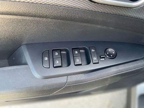 Used 2025 Kia Sportage LX FWD image 15