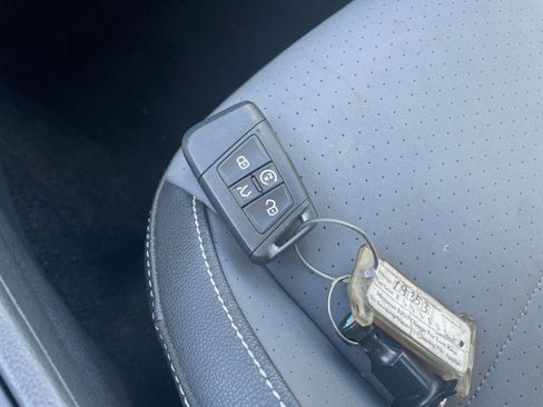 Used 2025 Volkswagen Jetta SE image 20