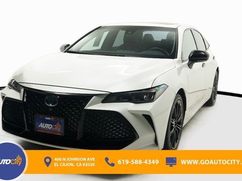 Used 2022 Toyota Avalon XSE w/ Carpet Mat Package (TMS) image 1