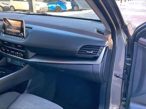 Certified 2023 Nissan Rogue SV image 18