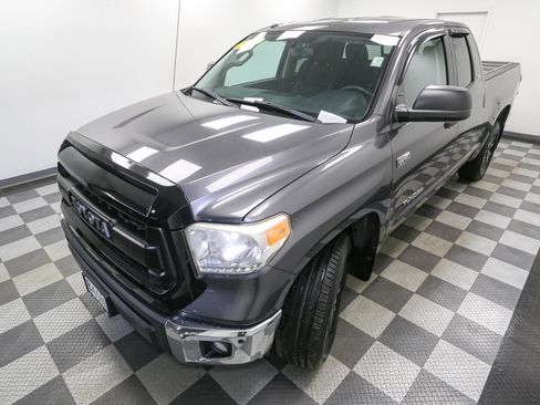 Used 2016 Toyota Tundra SR5 image 6