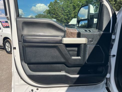 Used 2019 Ford F250 Lariat w/ Lariat Value Package image 11