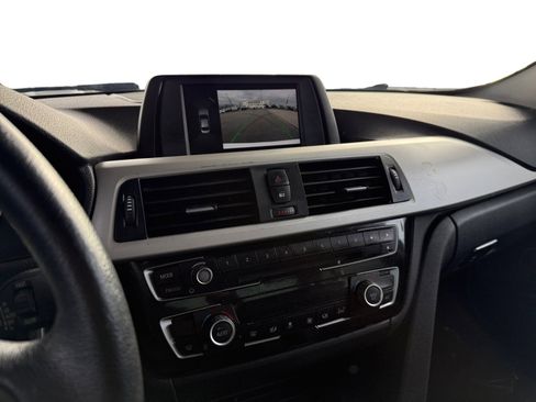 Used 2018 BMW 320i Sedan image 15