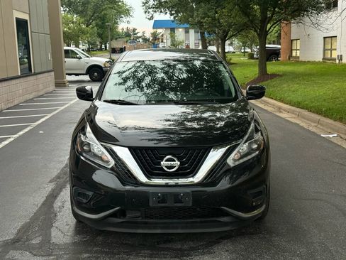 Used 2018 Nissan Murano S image 3