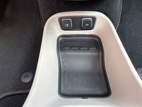 Used 2018 Chrysler Pacifica Touring Plus image 16