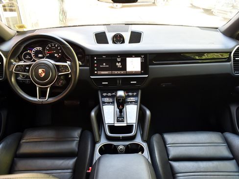 Used 2023 Porsche Cayenne Platinum Edition AWD/4WD image 17