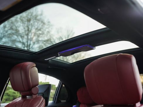 Used 2022 Mercedes-Benz S 580 4MATIC Sedan w/ Rear Seat Package image 35