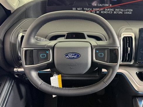 New 2026 Ford Expedition Platinum w/ Driver's Package image 10