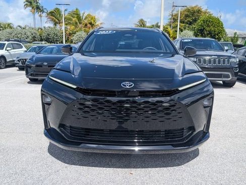 Used 2025 Toyota Crown Signia XLE image 2