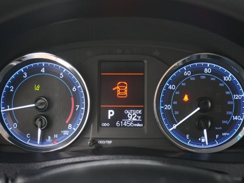 Used 2017 Toyota Corolla LE FWD image 16