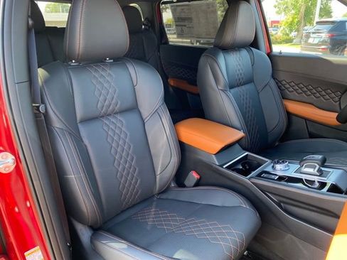 New 2025 Mitsubishi Outlander SEL image 9