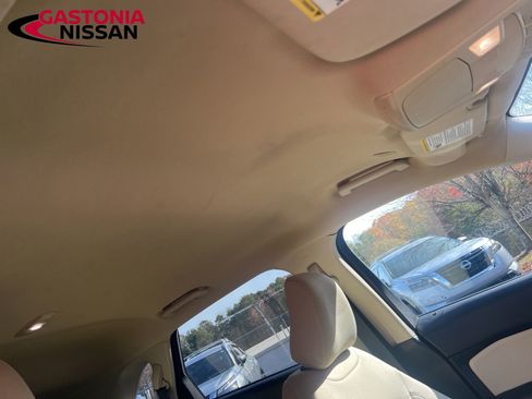 Used 2022 Ford Edge SE image 23