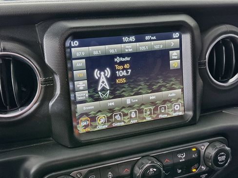 Used 2023 Jeep Wrangler Unlimited Sahara w/ Cold Weather Group AWD/4WD image 19