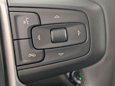 Certified 2025 GMC Sierra 1500 SLT image 17