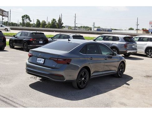 Used 2022 Volkswagen Jetta SE FWD image 7
