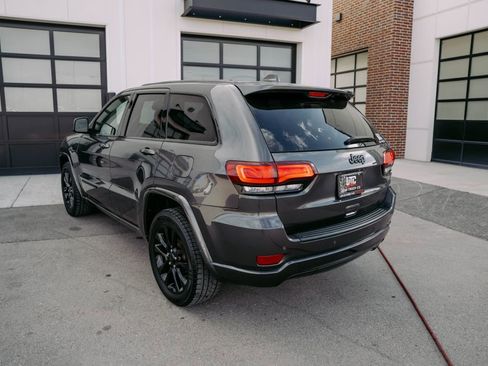 Used 2020 Jeep Grand Cherokee Altitude image 6