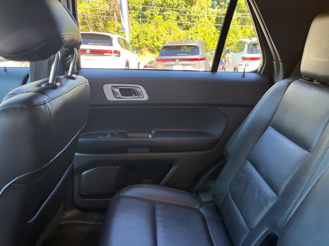 Used 2015 Ford Explorer XLT w/ Equipment Group 202A FWD image 14