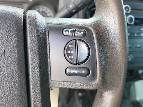 Used 2015 Ford F250 XL w/ Power Equipment Group AWD/4WD image 22