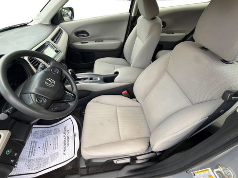 Used 2018 Honda HR-V LX image 9