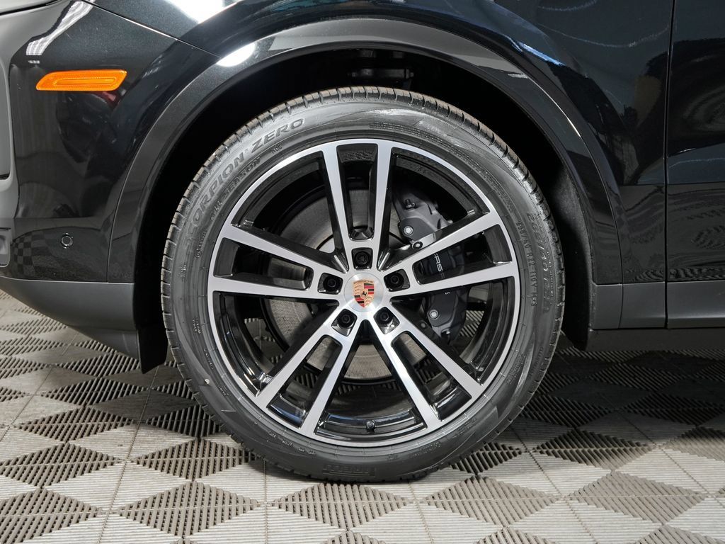 Certified 2026 Porsche Cayenne Coupe AWD/4WD image 39