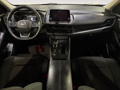 Used 2025 Nissan Rogue SV FWD image 17