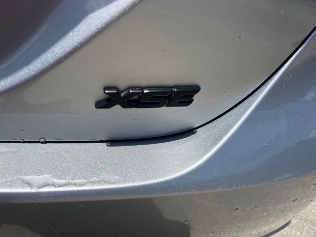 Used 2022 Toyota Camry XSE FWD image 6