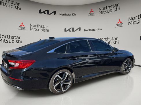 Used 2021 Honda Accord Sport image 7