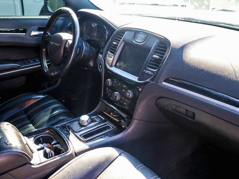 Used 2019 Chrysler 300 S RWD image 3